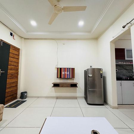 Home Escape 1Bhk Apartment Near Bombay Hospital Indore Bagian luar foto