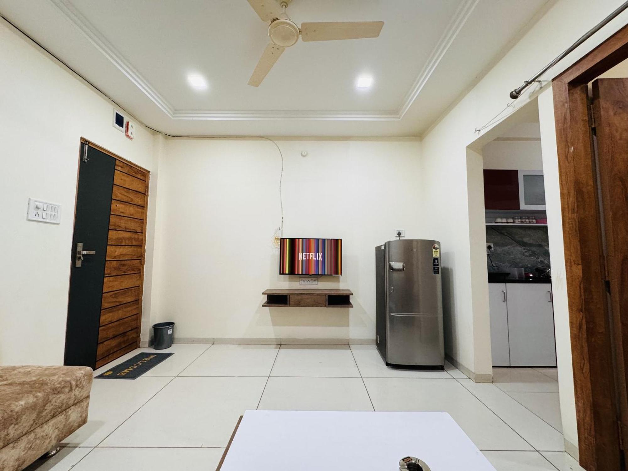 Home Escape 1Bhk Apartment Near Bombay Hospital Indore Bagian luar foto