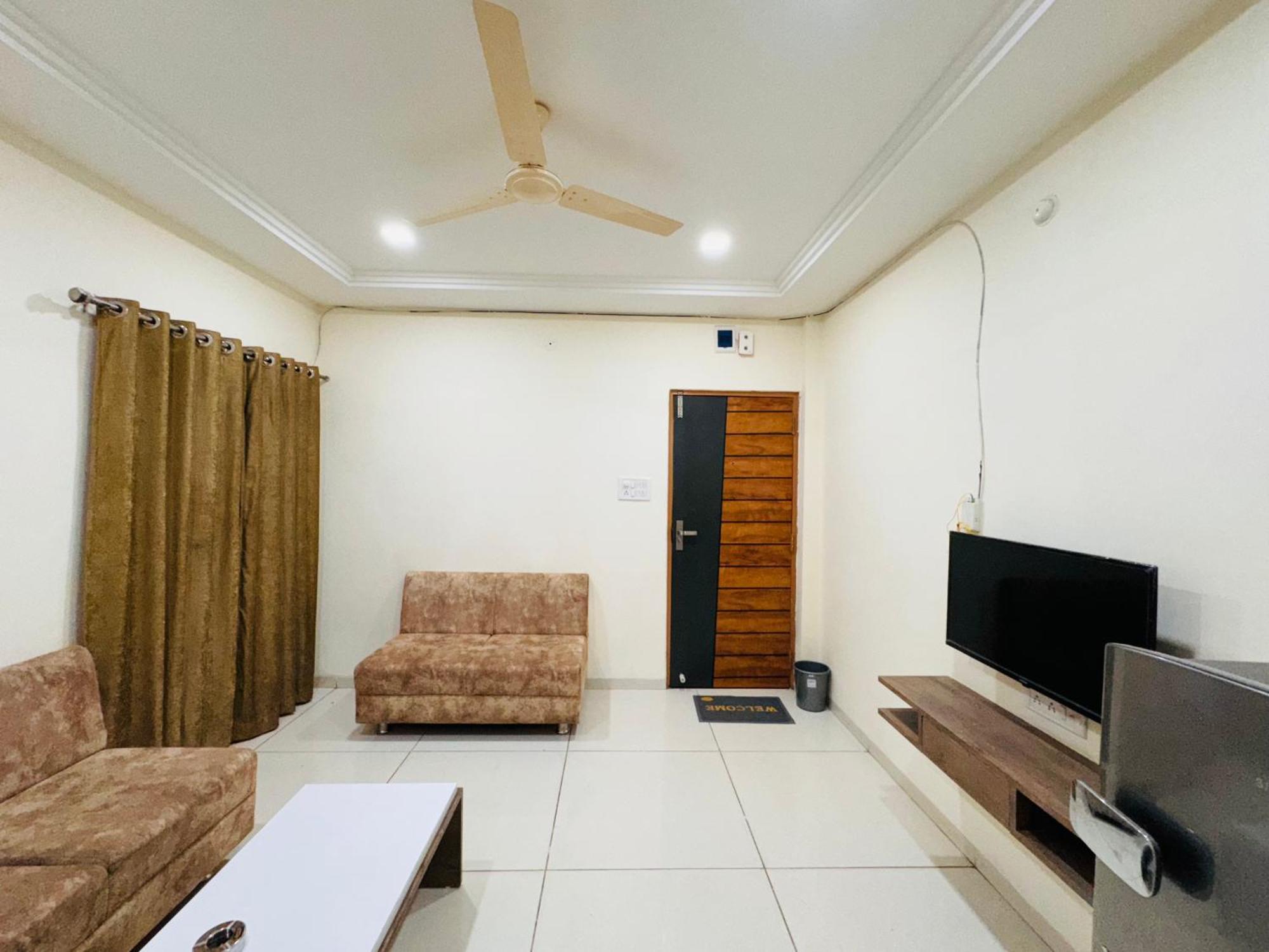 Home Escape 1Bhk Apartment Near Bombay Hospital Indore Bagian luar foto