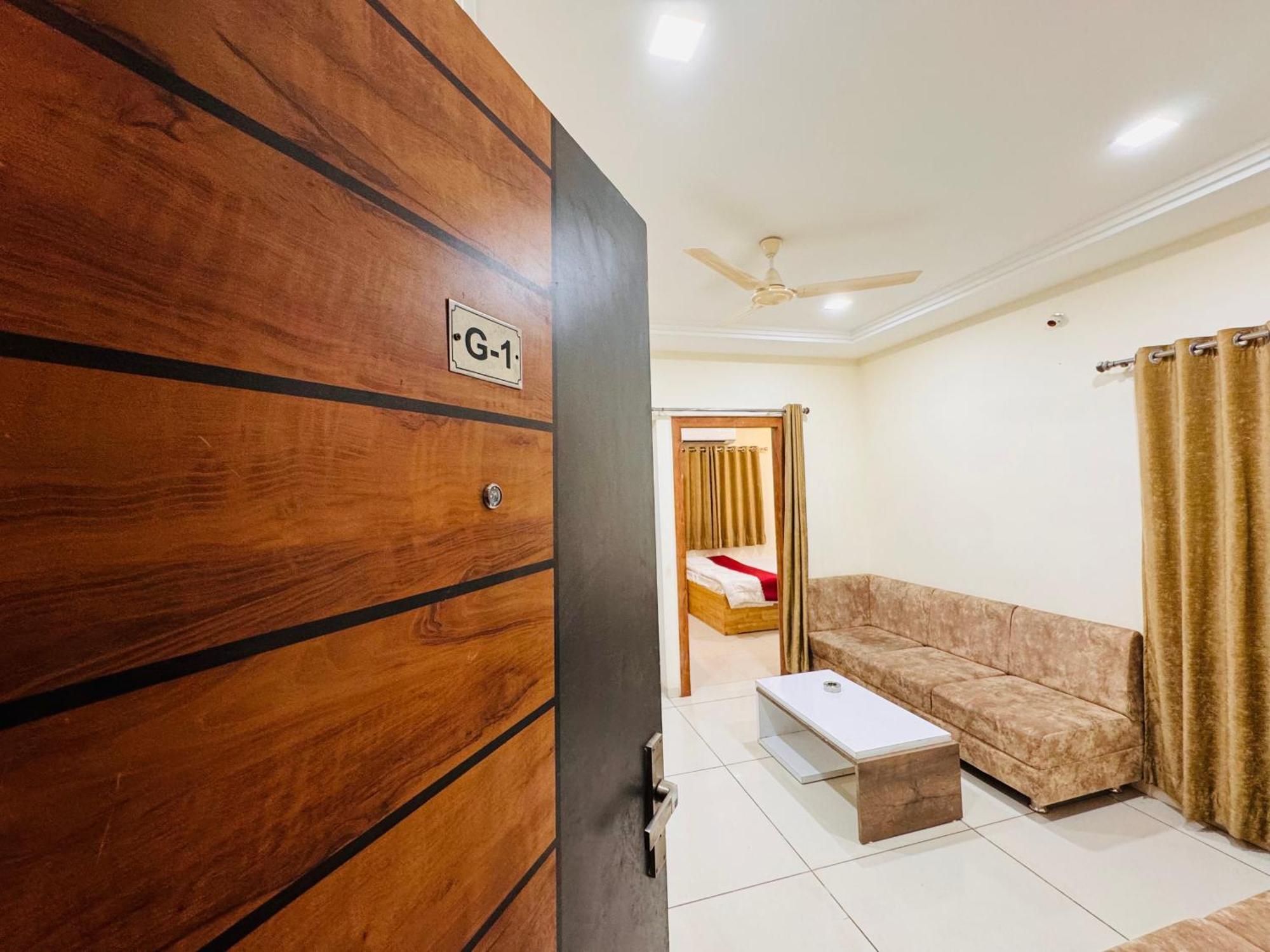 Home Escape 1Bhk Apartment Near Bombay Hospital Indore Bagian luar foto